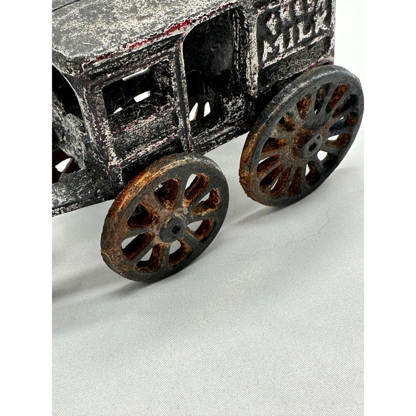 Vintage Cast Iron Metal Horse Drawn Carriage Wagon Buggy Collectible Rare