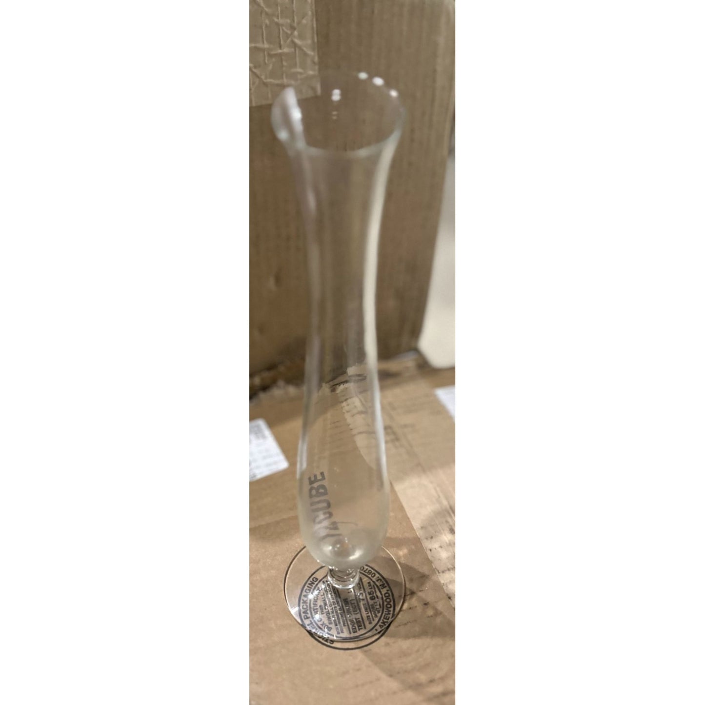 Exquisite Tall Glass Vase Sleek Design Perfect for Floral Arrangements & Décor