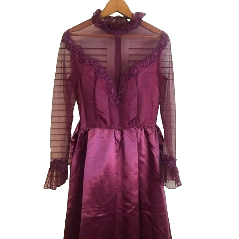 Vintage Womens Purple Silk Dress with Lace Details Neck & Sleeves Size 14