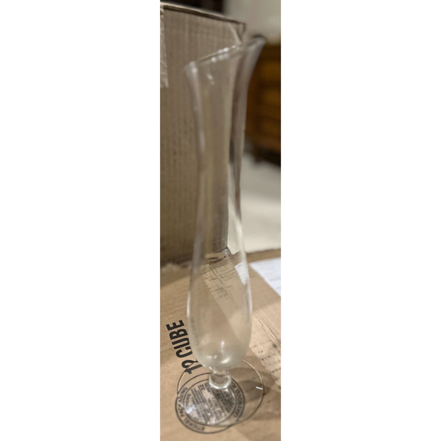 Exquisite Tall Glass Vase Sleek Design Perfect for Floral Arrangements & Décor