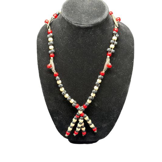 Vintage Womens Black Red Beige Beaded Boho Tribal Necklace Stylish Accessory 14"