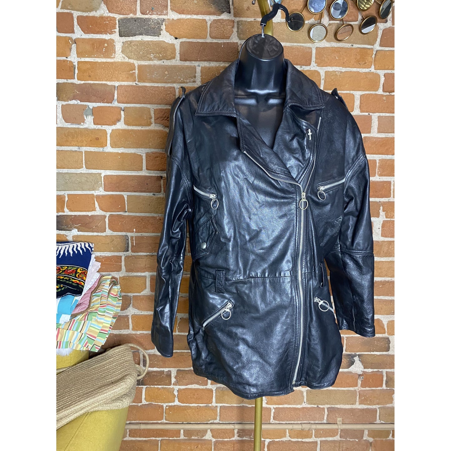 Vintage Black Leather Zippered Biker Jacket Multiple Pockets Size Large