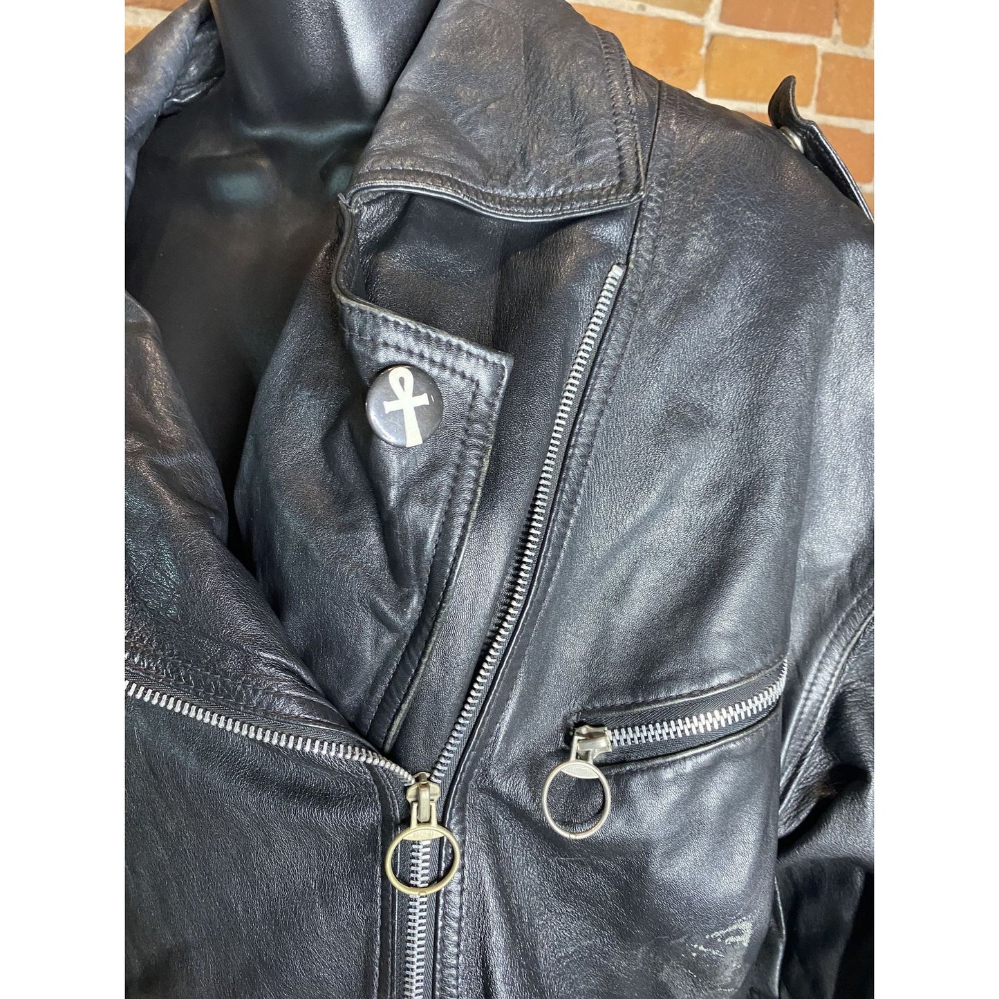 Vintage Black Leather Zippered Biker Jacket Multiple Pockets Size Large