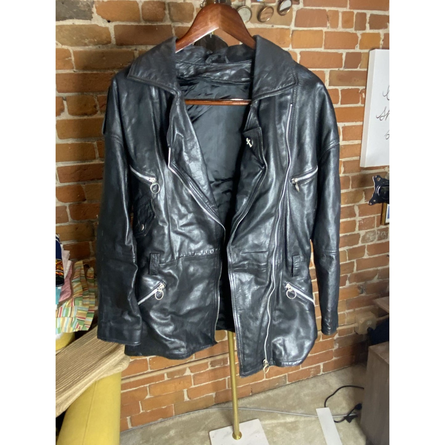 Vintage Black Leather Zippered Biker Jacket Multiple Pockets Size Large