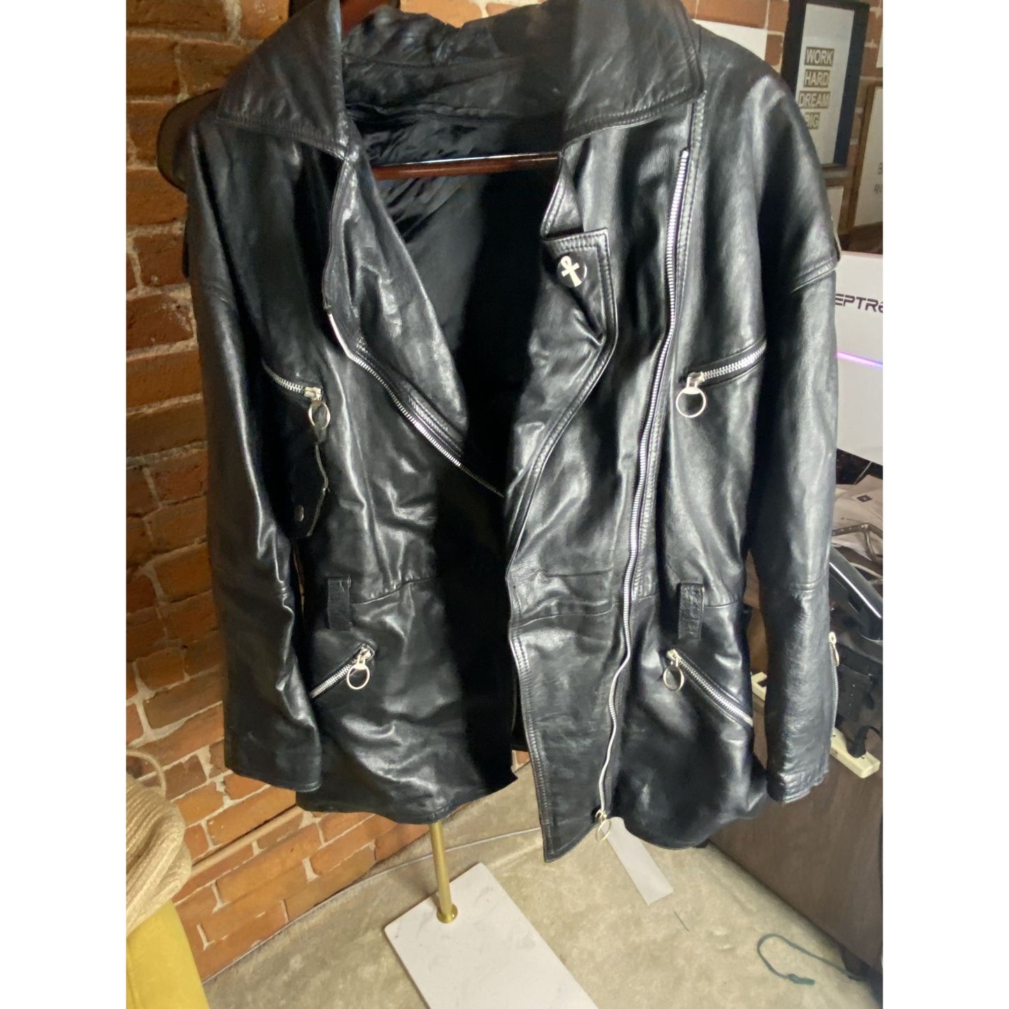 Vintage Black Leather Zippered Biker Jacket Multiple Pockets Size Large