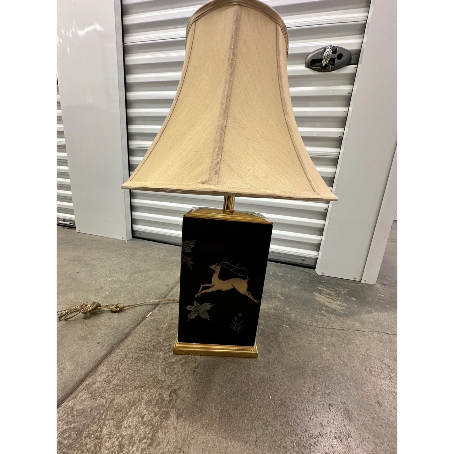 RARE Ethan Allen Classic Brass & Wood Table Lamp Dogs Chasing Deer