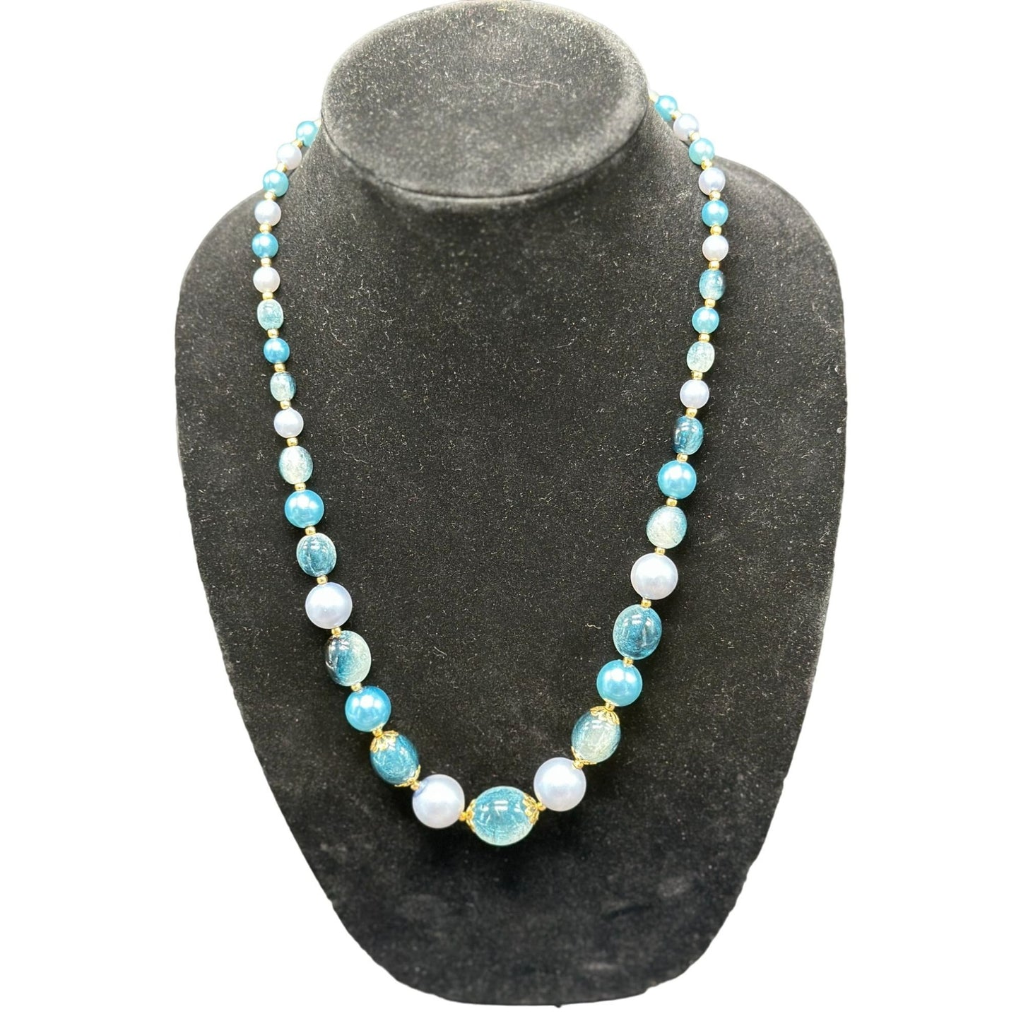 Vintage Womens Single Strand Bohemian Beaded Necklace White Blue 25" Stylish Charm