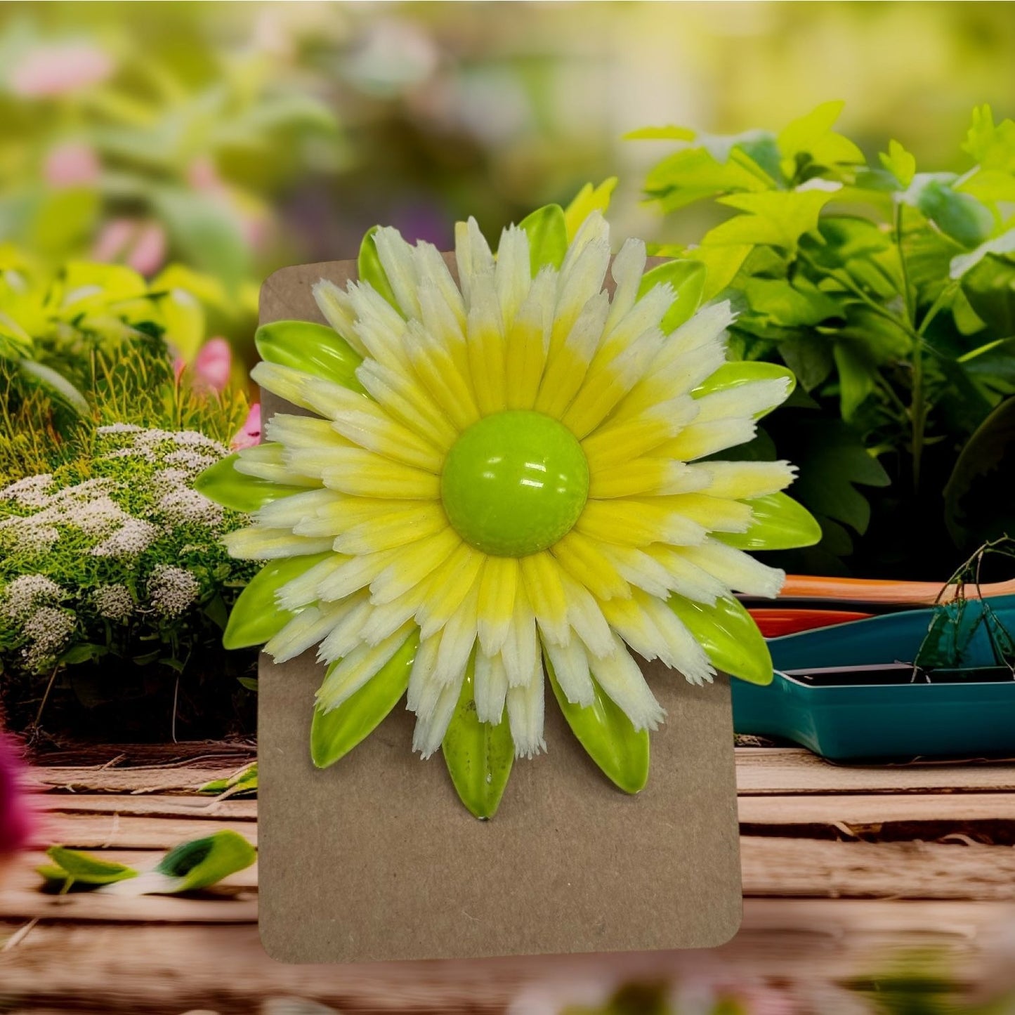 Vintage Enamel Daisy Flower Pin Brooch